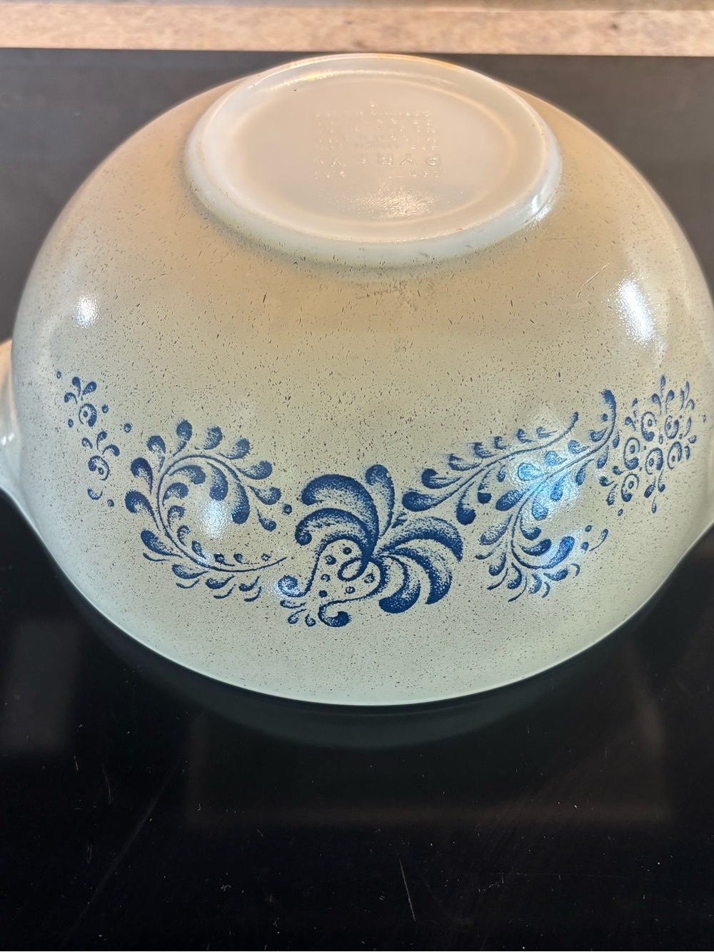 Pyrex Cream and White Glass Mixing Bowl - Picture 3 of 6